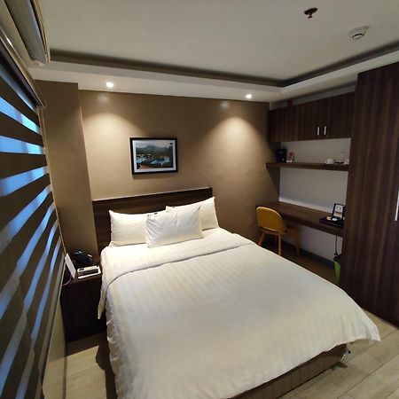 Hotel Inigo Legazpi Esterno foto